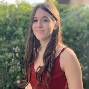Meet your Posher, Hannah